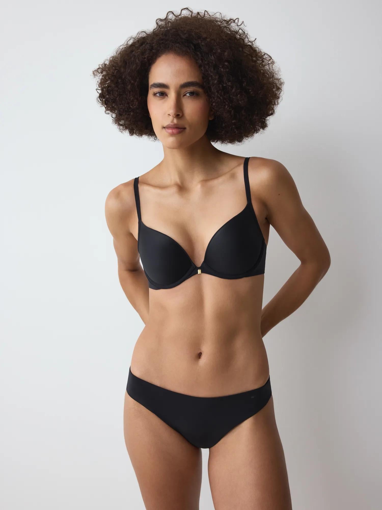 Triumph Body Make-Up Essentials WHU