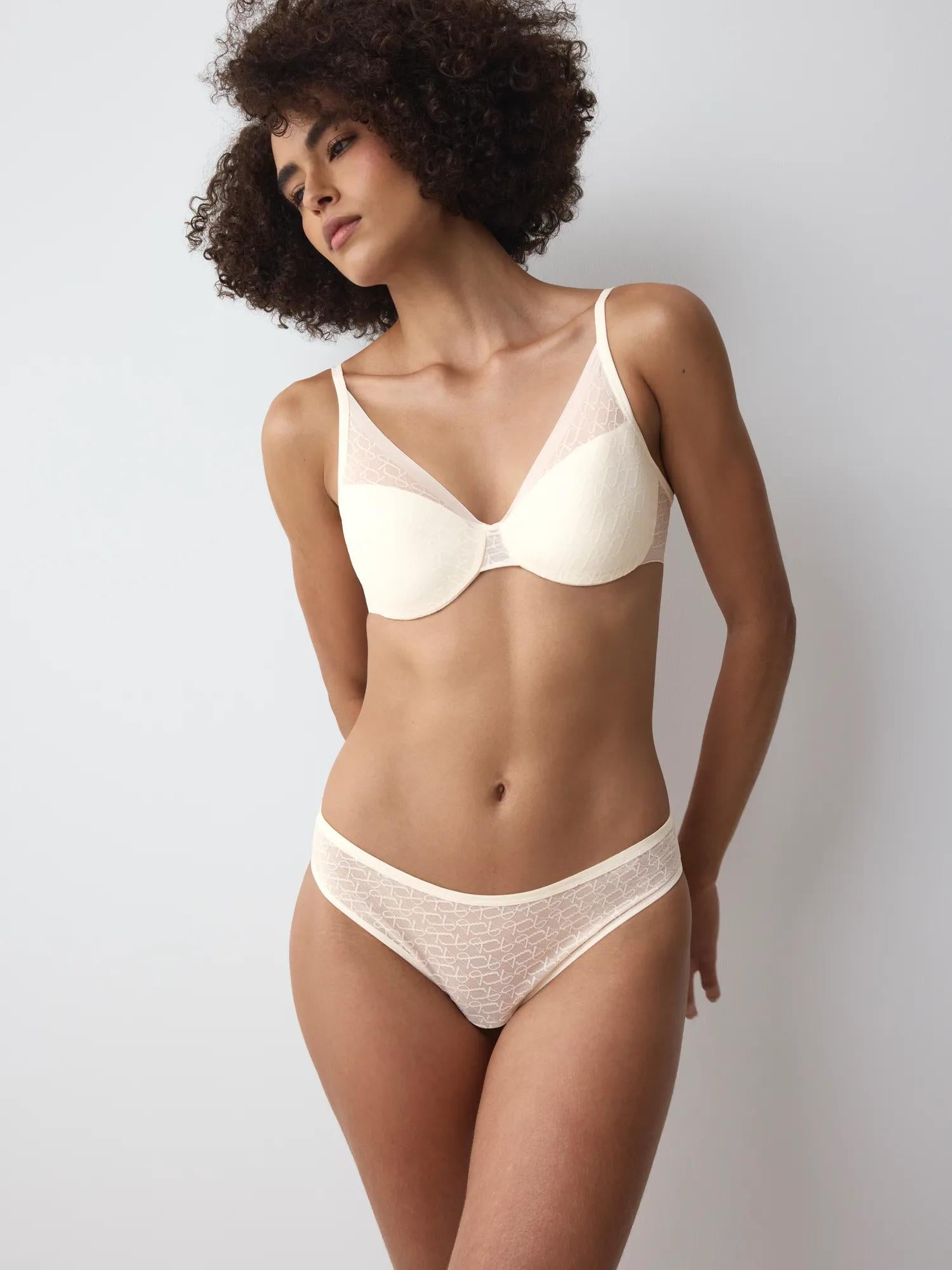 ECRU WHITE