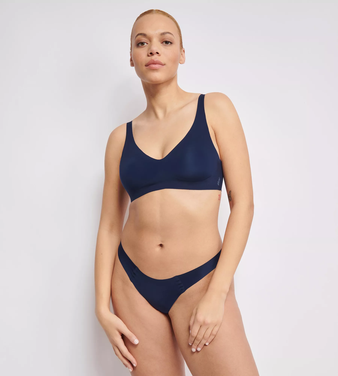 NAVY BLUE