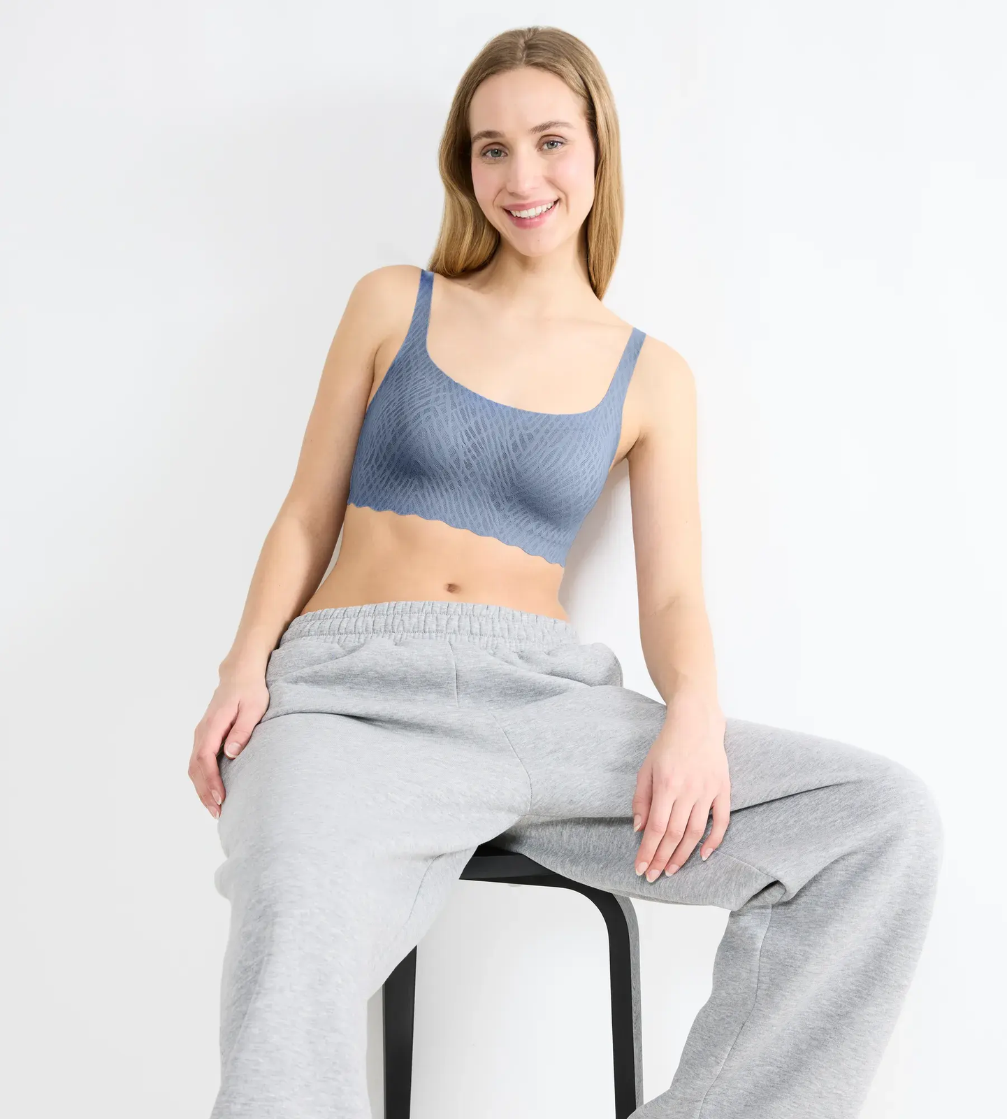 BLUISH GRAY