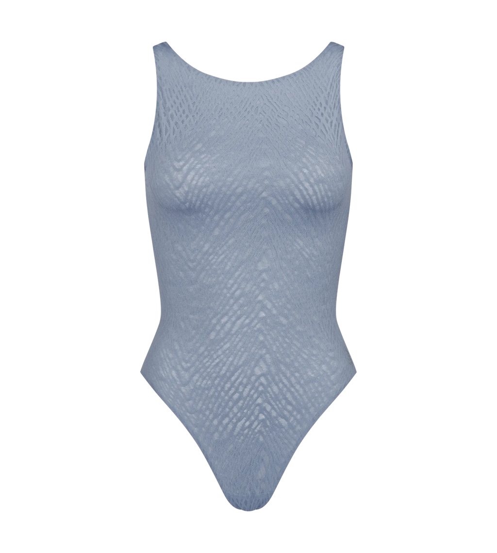 BLUISH GRAY