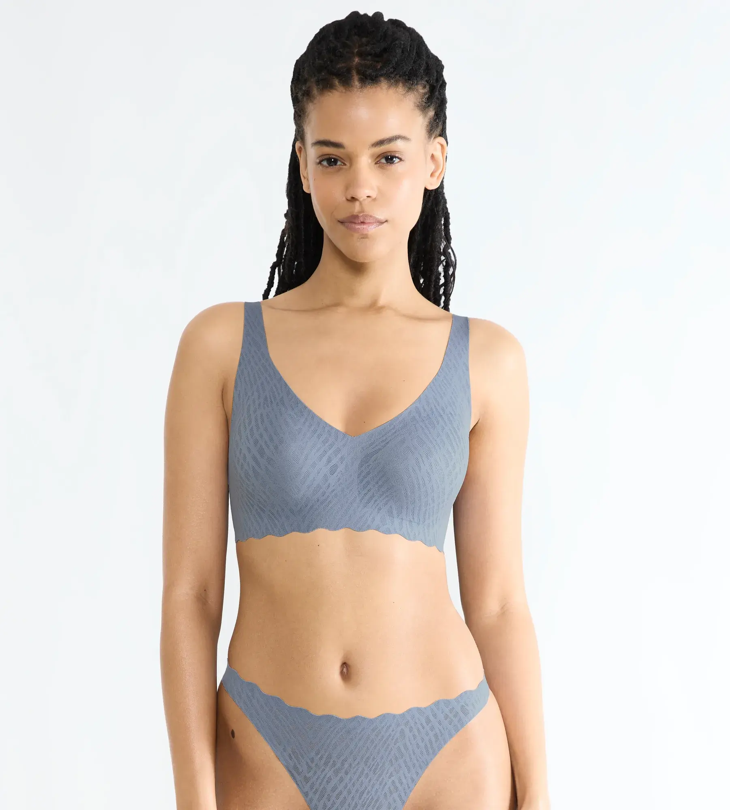 BLUISH GRAY