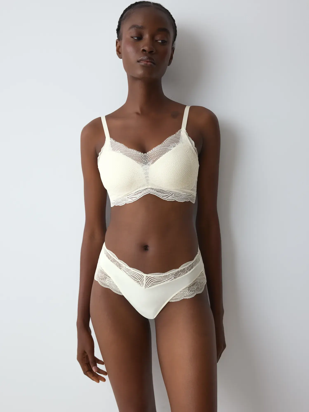 ECRU WHITE