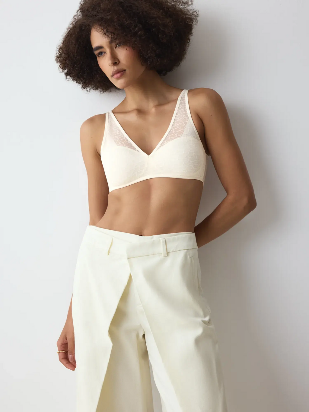 ECRU WHITE