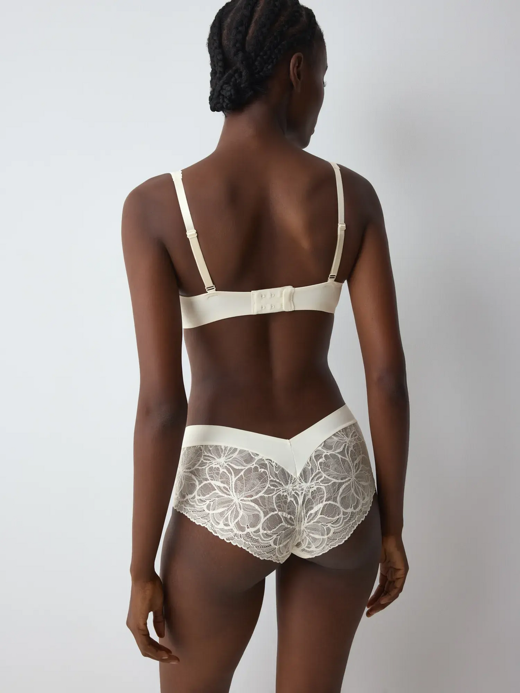 ECRU WHITE