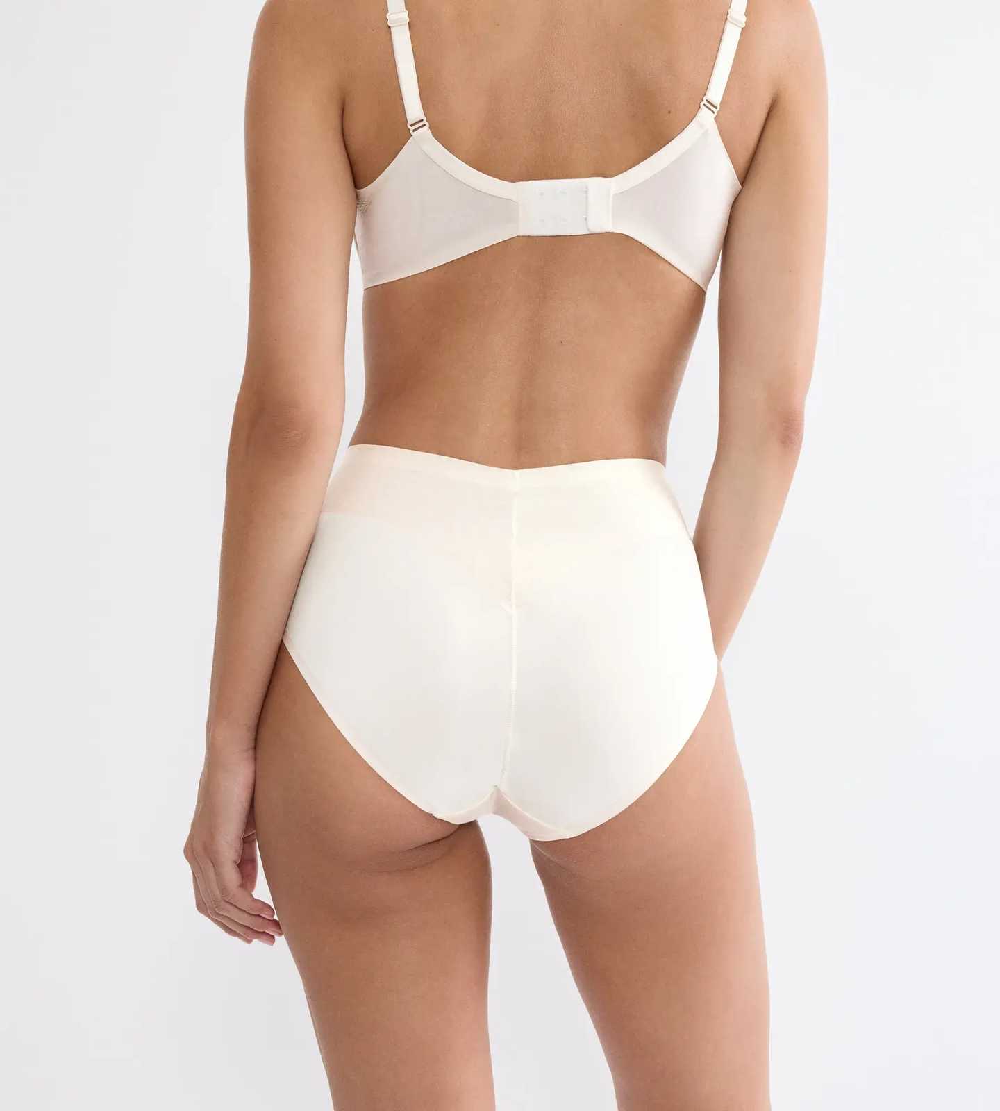 ECRU WHITE