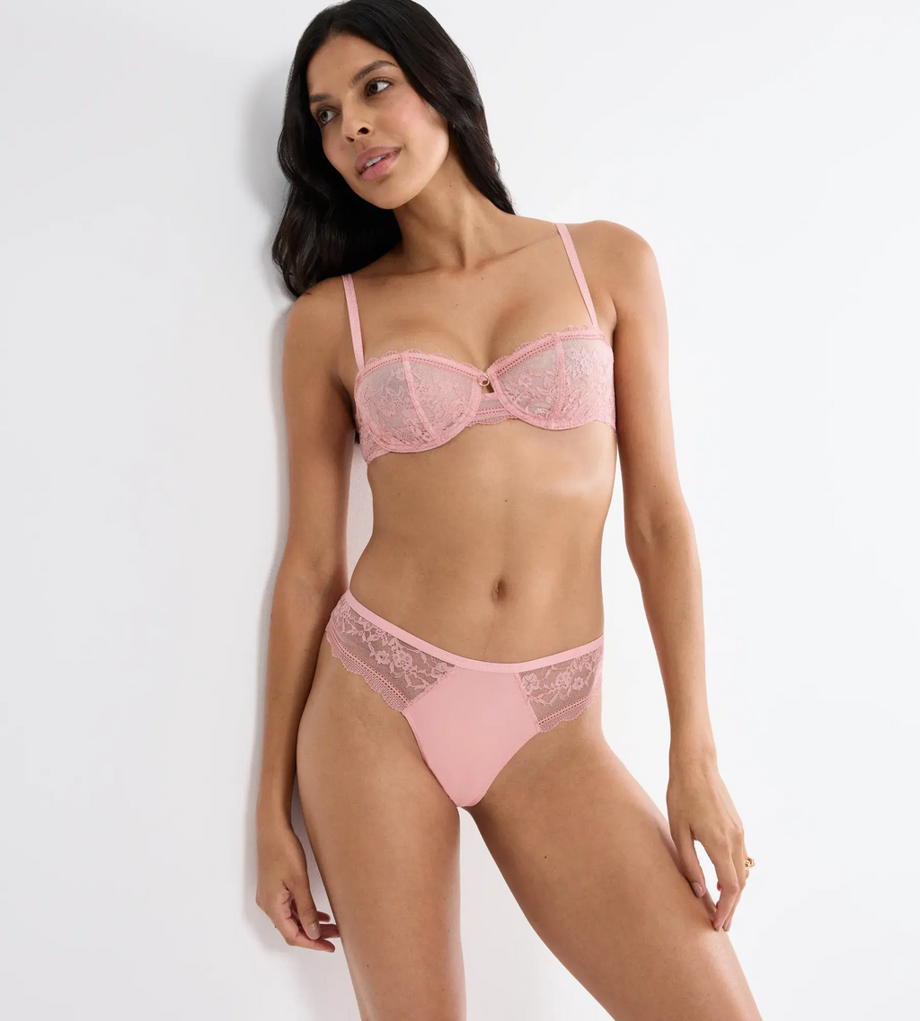 STRAWBERRY CREAM