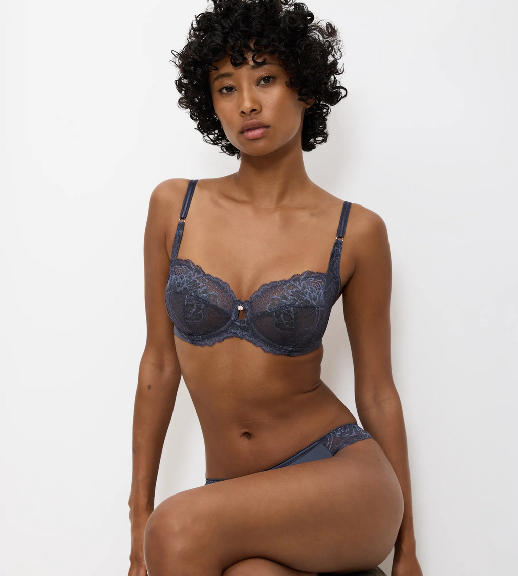 PEBBLE GREY